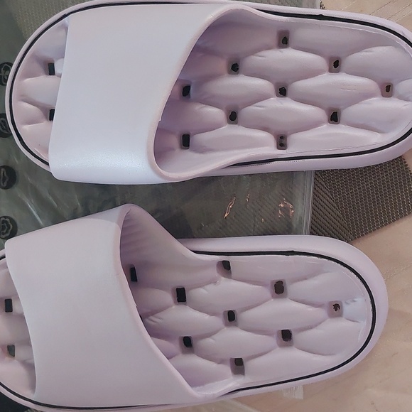 Shower slides sz 8.5-9 - Picture 9 of 16